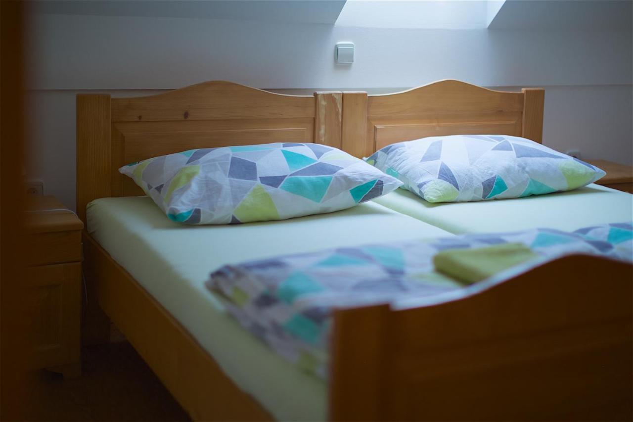 Tourist Farm Rooms Lovrec Jirsovci Buitenkant foto